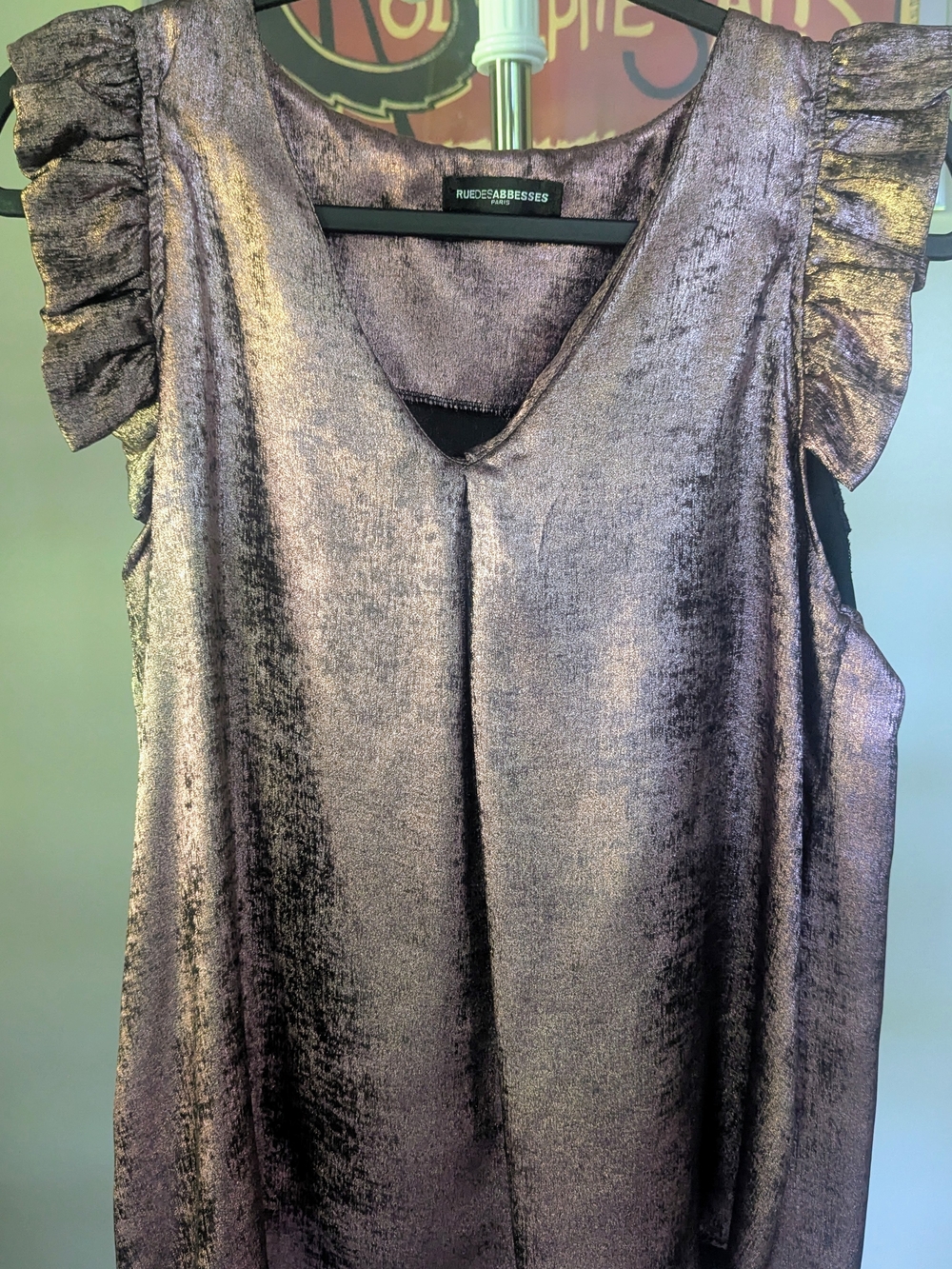 Rue des Abbesses Paris Metallic Ruffle Sleeve V Neck Rose Gold Top Size M $30